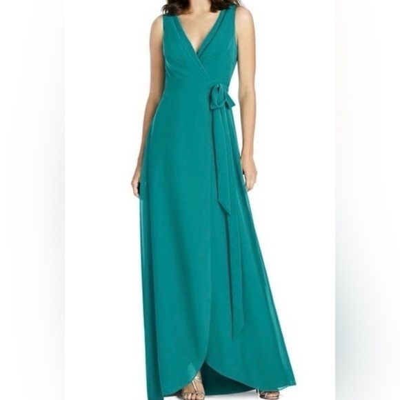 Jenny Packham Dresses & Skirts - Size 18 Sleeveless Wrap Dress